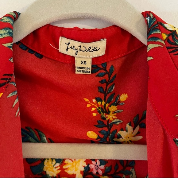 Sleeveless Hawaiian Tie Blouse - Picture 3 of 3